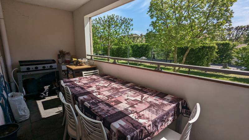 Appartement T3 avec balcon à vendre proche de la place Stalingrad à Bordeaux